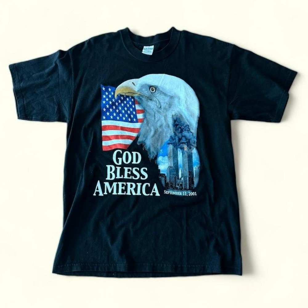 Vintage 9/11 Crying Eagle WTC Tbese Colors Don’t Run Tee L